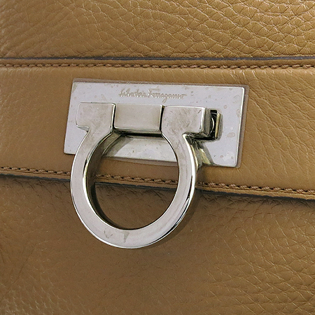 Ferragamo(��󰡸�) 21 C922 ī�� ���� ���� ��ġ�� ��� ����� �̹���3 - ���̺��� �߰���ǰ