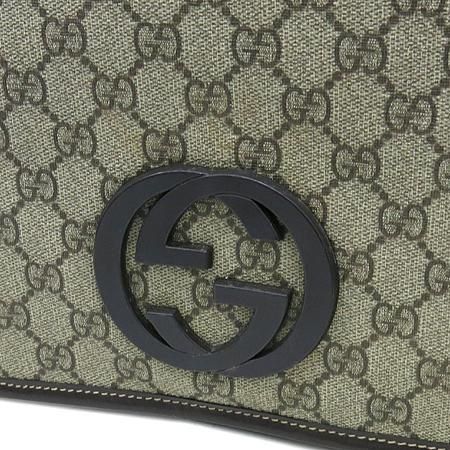 Gucci(����) 222291 GG�ΰ� PVC ��ũ���� Ʈ���� �� ���� �ΰ� ��� �޽��� ũ�ν��� [������û��] �̹���3 - ���̺��� �߰���ǰ