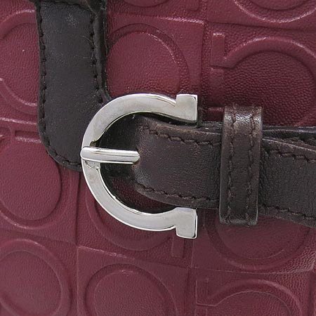 Ferragamo(��󰡸�) 21 5830 ��ġ�� �ΰ� ���� ���� ��Ʈ�� + ũ�ν���Ʈ�� �̹���4 - ���̺��� �߰���ǰ