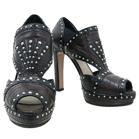 �����  ����