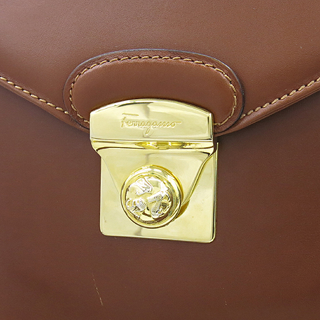 Ferragamo(��󰡸�) ��ƽ 21 3690 ����ΰ� ���� VITELLO Ŭ���� �ٰ� �÷� ����� �̹���4 - ���̺��� �߰���ǰ