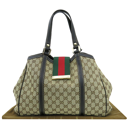 ����  �����