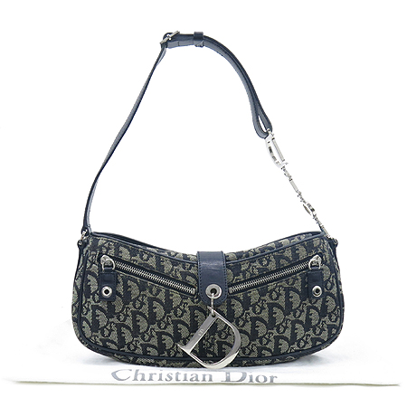 ���  �����