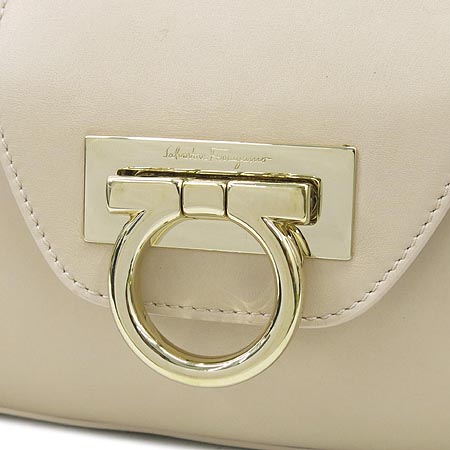 Ferragamo(��󰡸�) 21 4935 ���� ��ġ�� �ΰ� ��� �÷� ����� �̹���4 - ���̺��� �߰���ǰ