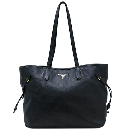 �����  �����