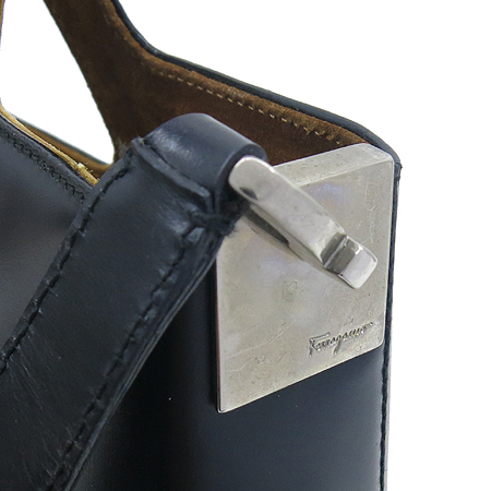 Ferragamo(��󰡸�) 21 0139 ���� �÷� ���� �簢 ��Ʈ�� ��� ��Ʈ�� �̹���3 - ���̺��� �߰���ǰ