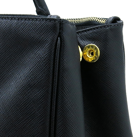 Prada(�����) BN1786 SAFIANO LUX (���ǾƳ� ����) ��Ʈ�� �̹���4 - ���̺��� �߰���ǰ