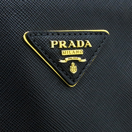 Prada(�����) BN1786 SAFIANO LUX (���ǾƳ� ����) ��Ʈ�� �̹���5 - ���̺��� �߰���ǰ