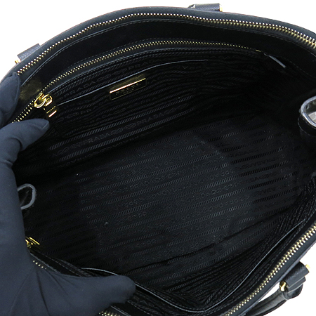 Prada(�����) BN1786 SAFIANO LUX (���ǾƳ� ����) ��Ʈ�� �̹���7 - ���̺��� �߰���ǰ