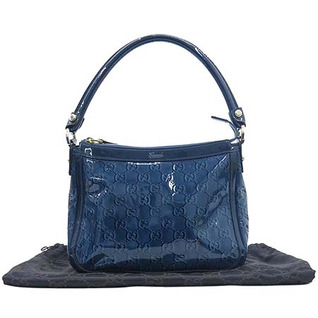 ����  �����