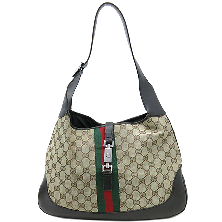 ����  �����