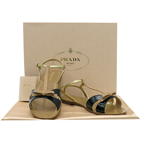 �����  ����