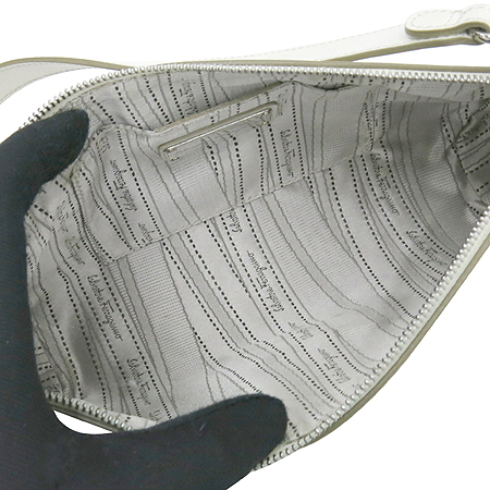 Ferragamo(��󰡸�) 21 A277 ȭ��Ʈ ���ǾƳ� ���� ��ġ�� �ΰ� ��� ����� �̹���5 - ���̺��� �߰���ǰ