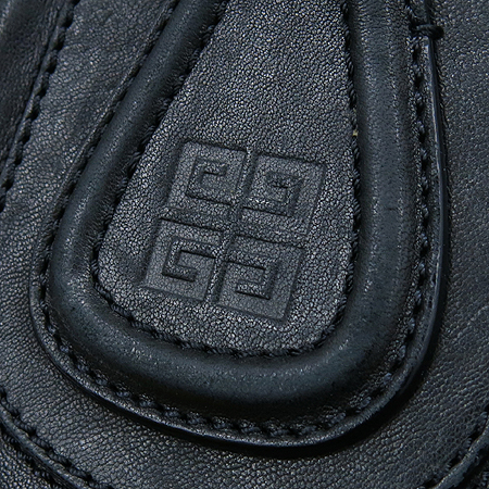 GIVENCHY(�����) ���� SHEEP(�簡��) ���� �����ð��� L ������ 2WAY �̹���4 - ���̺��� �߰���ǰ