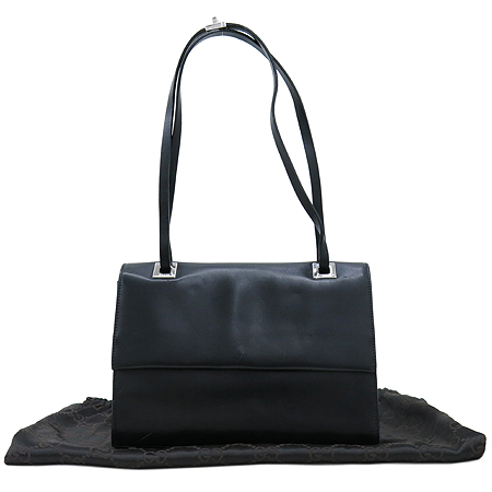 ����  �����