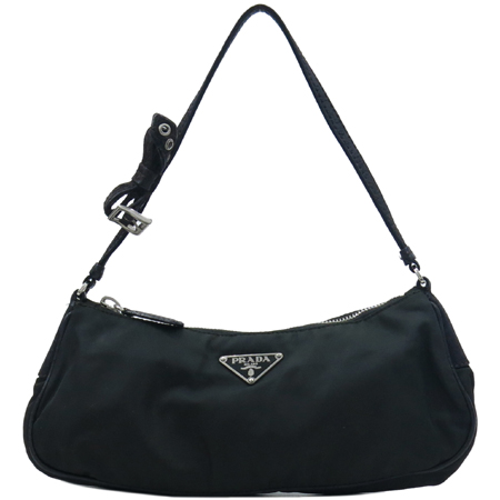 �����  �����