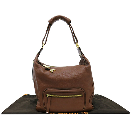 ����  �����