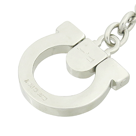 Ferragamo(��󰡸�) ���� ��ġ�� ��� ŰȦ�� �̹���3 - ���̺��� �߰���ǰ