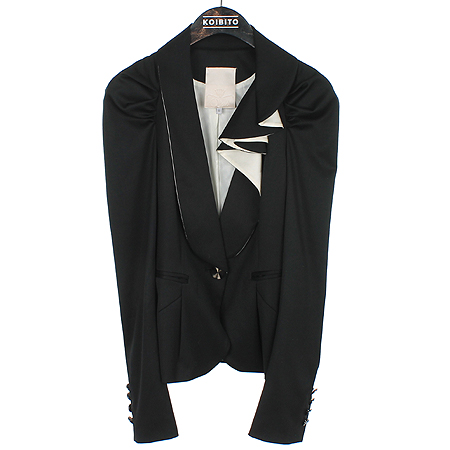 �����  ����