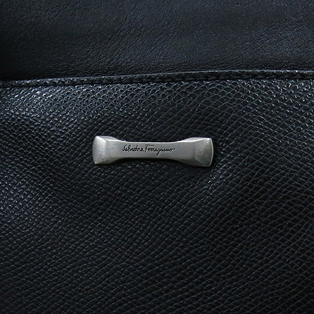 Ferragamo(��󰡸�) 24 9802 ���� ���� ���� �ΰ� ũ�ν��� �̹���3 - ���̺��� �߰���ǰ