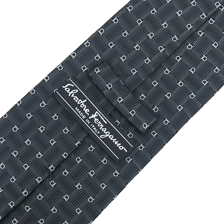 Ferragamo(��󰡸�) 100% ��ũ ��Ÿ�� �̹���3 - ���̺��� �߰���ǰ