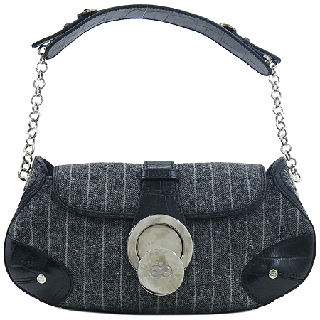 �������  �����