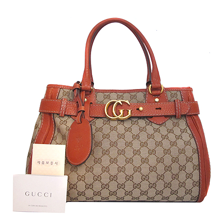 ����  �����