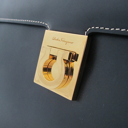 Ferragamo(��󰡸�) 21 2410 ���� ��ġ�� ���� ��Ʈ�� [��õ��] �̹���3 - ���̺��� �߰���ǰ