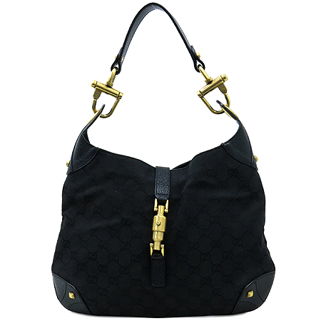 ����  �����