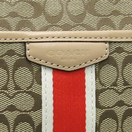 Coach(��ġ) �õ��ó �ڰ��� ���������� ȥ�� �̴� ũ�ν��� �̹���4 - ���̺��� �߰���ǰ