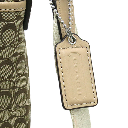 Coach(��ġ) �õ��ó �ڰ��� ���������� ȥ�� �̴� ũ�ν��� �̹���5 - ���̺��� �߰���ǰ