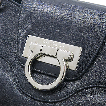 Ferragamo(��󰡸�) 21-5370 Ŭ���� ��ġ�� ����Ŭ �������� ����� �̹���3 - ���̺��� �߰���ǰ