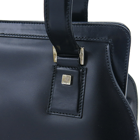 Ferragamo(��󰡸�) 21 1225 Ŭ���� �������� ��Ʈ�� ����� �̹���4 - ���̺��� �߰���ǰ