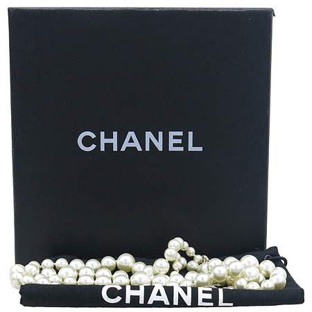 ����  �����