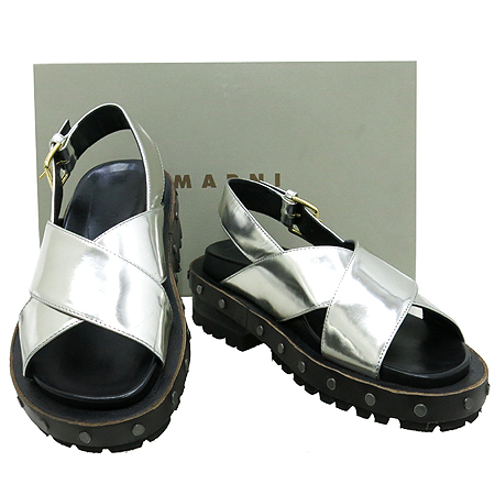 ������  ����