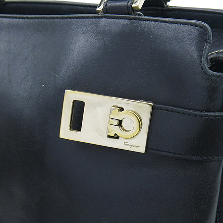 Ferragamo(��󰡸�) 21 0167 �������� ��ġ�� ����ΰ� �� ��� ��Ʈ�� + �����Ʈ�� 2WAY �̹���3 - ���̺��� �߰���ǰ