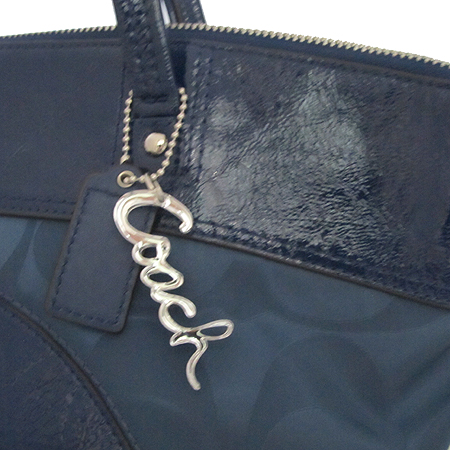 Coach(��ġ) F19440 ���� �ñ׳�ó �ڰ��� ���̴�Ʈ ����� [��õ��] �̹���3 - ���̺��� �߰���ǰ