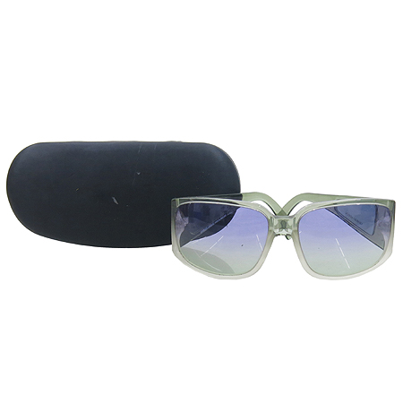 �Ƹ�����  ���۶�