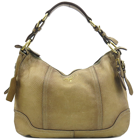 �����  �����