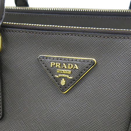 Prada(�����) BN2274 ����ΰ� SAFFIANO LUX ���ǾƳ� ���� �׷��� �÷� ��Ʈ�� + �����Ʈ�� �̹���3 - ���̺��� �߰���ǰ