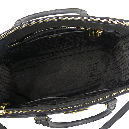 Prada(�����) BN2274 ����ΰ� SAFFIANO LUX ���ǾƳ� ���� �׷��� �÷� ��Ʈ�� + �����Ʈ�� �̹���5 - ���̺��� �߰���ǰ