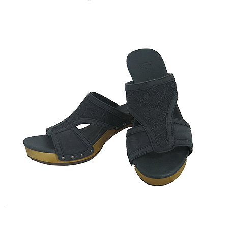 ���  ����