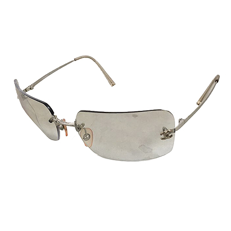 ����  ���۶�