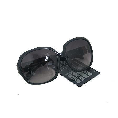 ����  ���۶�