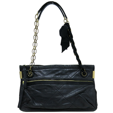 ����  �����