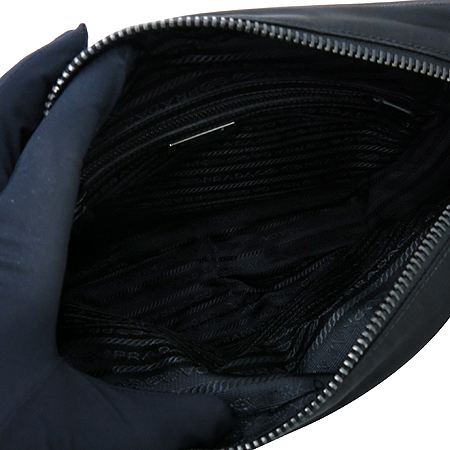 Prada(�����) 2VH �ﰢ �ΰ� ��� ���� �к긯 ���ǾƳ� Ʈ���� �޽��� ũ�ν��� �̹���7 - ���̺��� �߰���ǰ