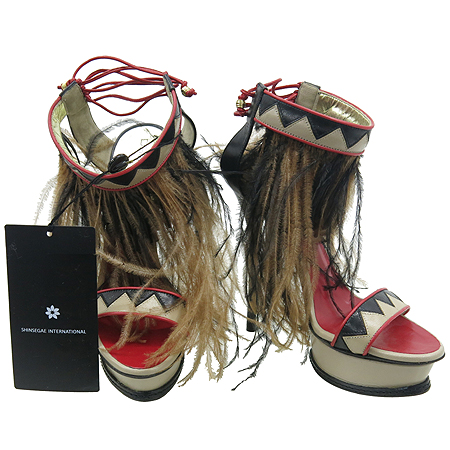 �������2  ����