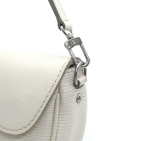 Louis Vuitton(���̺���) M5929J ���� ���� ���״� Ŭ��ġ �� ����� [��õ��] �̹���4 - ���̺��� �߰���ǰ