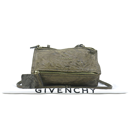 ����� �ǵ��� �̴� ũ�ν��� 