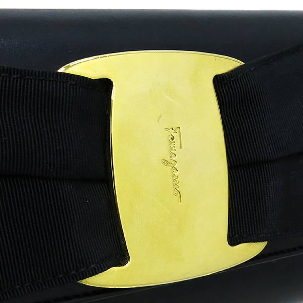 Ferragamo(��󰡸�) 21 6163 ���� �� �ٶ� ��� ���� ���� Ŭ��ġ�� ü�� ũ�ν��� �̹���3 - ���̺��� �߰���ǰ